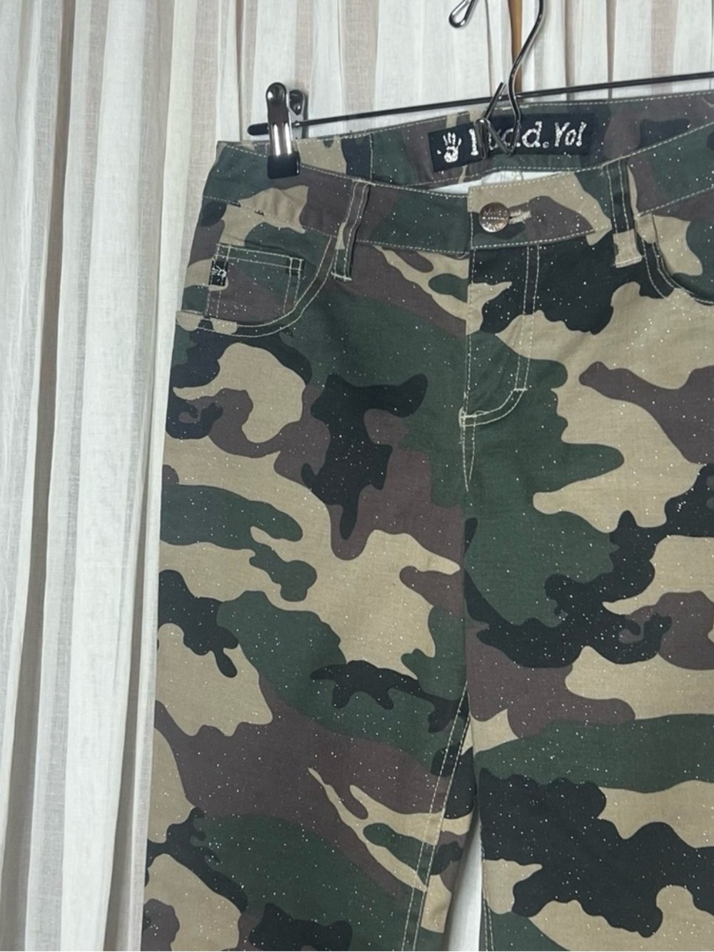 90’s/Y2K Mudd Camo Glitter Flare Jeans - Picture 2 of 5